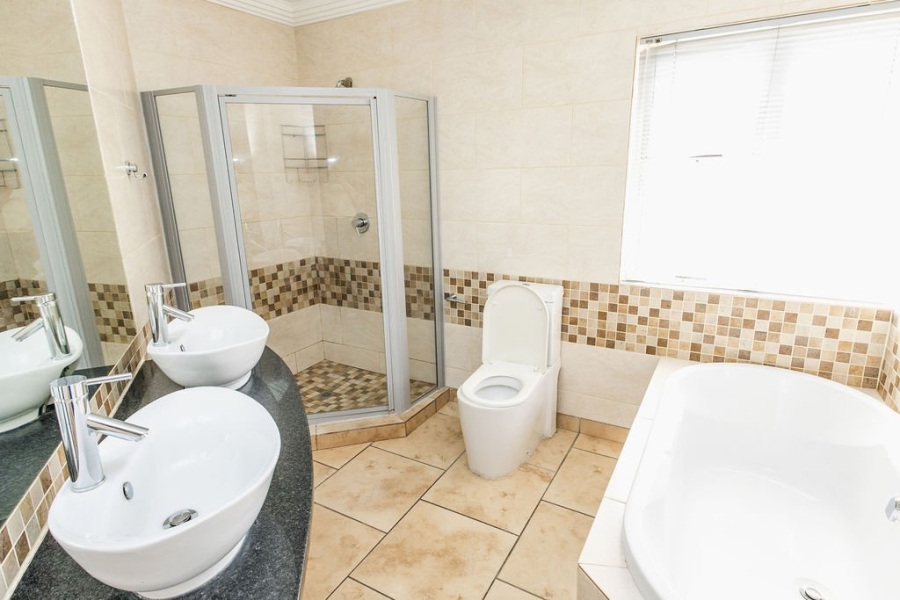 3 Bedroom Property for Sale in Langenhovenpark Free State